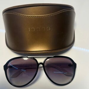 Gucci Black Aviator Sunglasses with Gradient Lenses